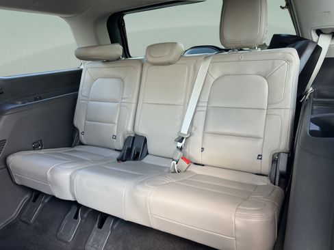 Certified 2023 Lincoln Navigator Reserve AWD/4WD image 28