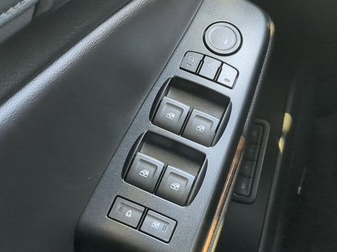 Used 2019 Chevrolet Tahoe LT AWD/4WD image 23