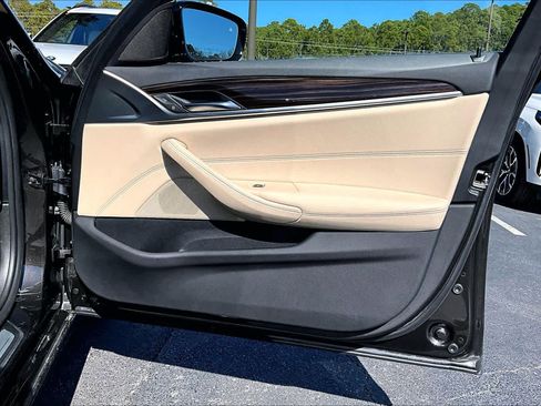 Used 2019 BMW 530i image 22