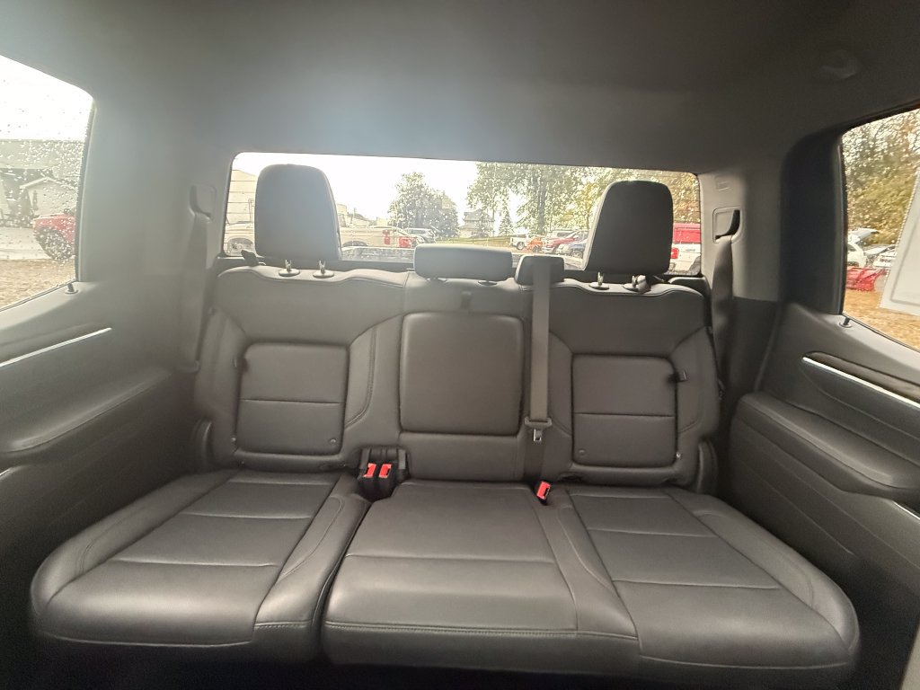 Used 2026 GMC Sierra 1500 SLT AWD/4WD image 19