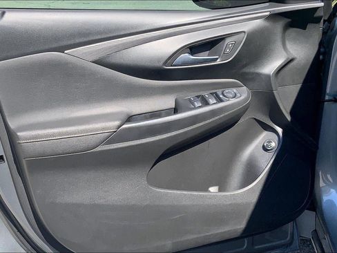 Used 2025 Buick Envista Avenir FWD image 25
