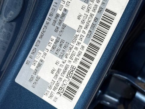 Used 2018 MAZDA MAZDA3 Sport FWD image 32