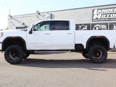 Used 2025 GMC Sierra 2500 Denali w/ Technology Package AWD/4WD image 2