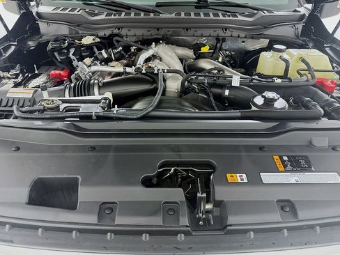 Used 2024 Ford F350 Platinum w/ FX4 Off-Road Package image 28