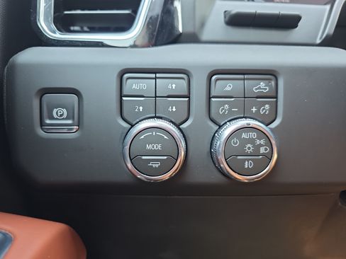 Used 2026 GMC Sierra 1500 Denali Ultimate AWD/4WD image 19