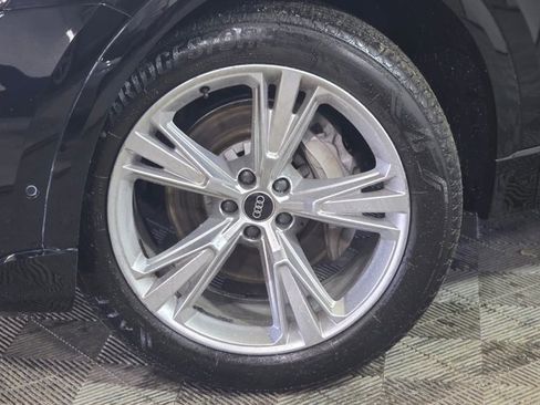 Used 2021 Audi Q8 Premium Plus image 2