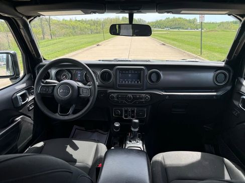 Used 2023 Jeep Wrangler Unlimited Sport AWD/4WD image 17