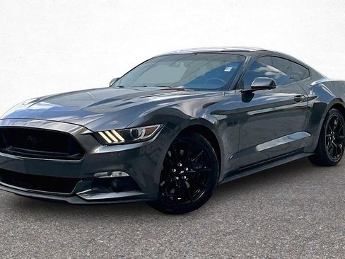 Used 2017 Ford Mustang GT Premium w/ Black Accent Package RWD image 4
