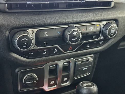 Used 2024 Jeep Wrangler Sport AWD/4WD image 18