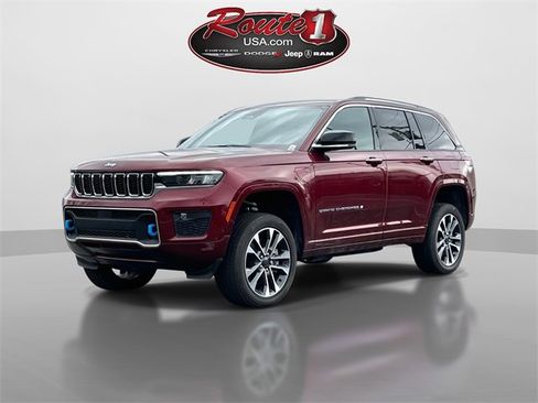 Used 2023 Jeep Grand Cherokee Overland w/ Luxury Tech Group IV image 2