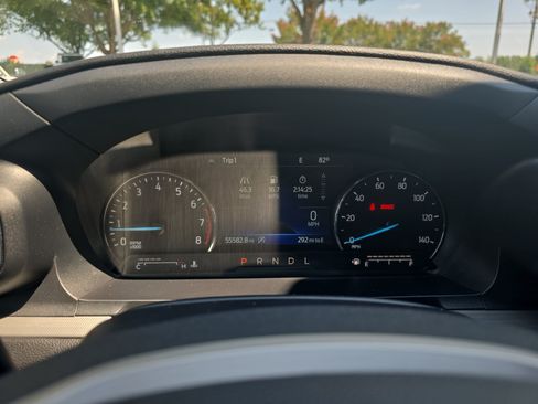 Used 2023 Ford Explorer XLT w/ Equipment Group 202A AWD/4WD image 18