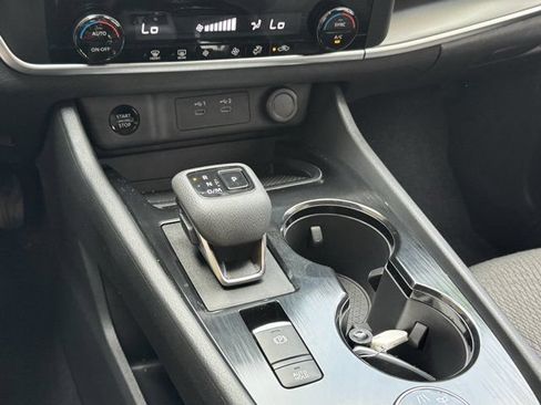 Used 2026 Nissan Rogue SV AWD/4WD image 25