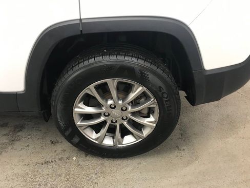 Used 2021 Jeep Cherokee Latitude Lux image 42