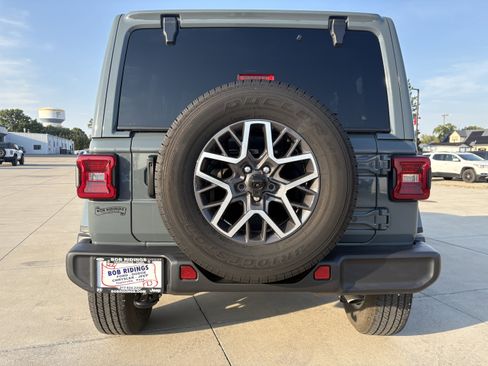 Used 2024 Jeep Wrangler Sahara w/ Dual Top Group image 7