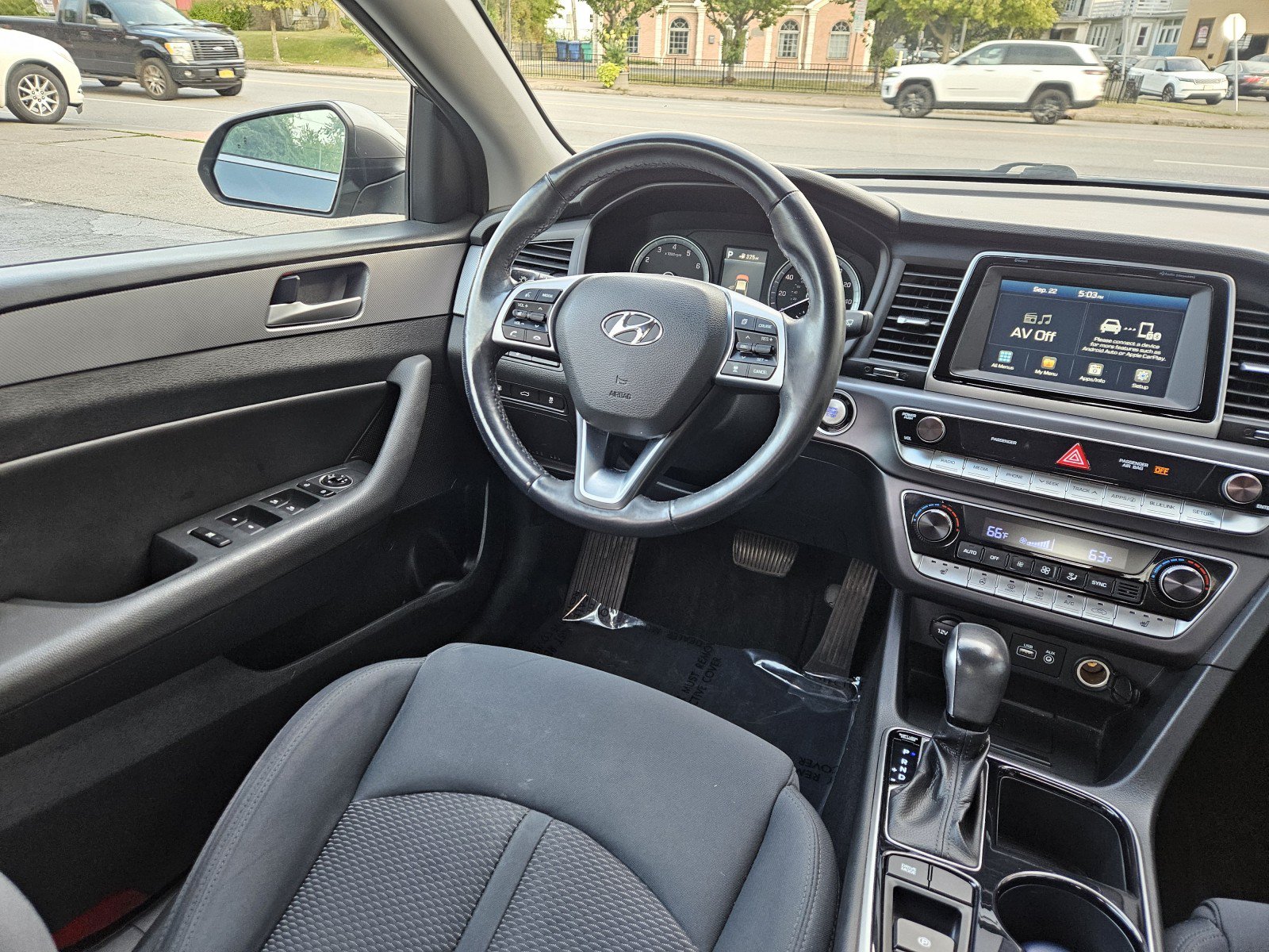 Used 2019 Hyundai Sonata SEL w/ Tech Package 02 FWD image 4