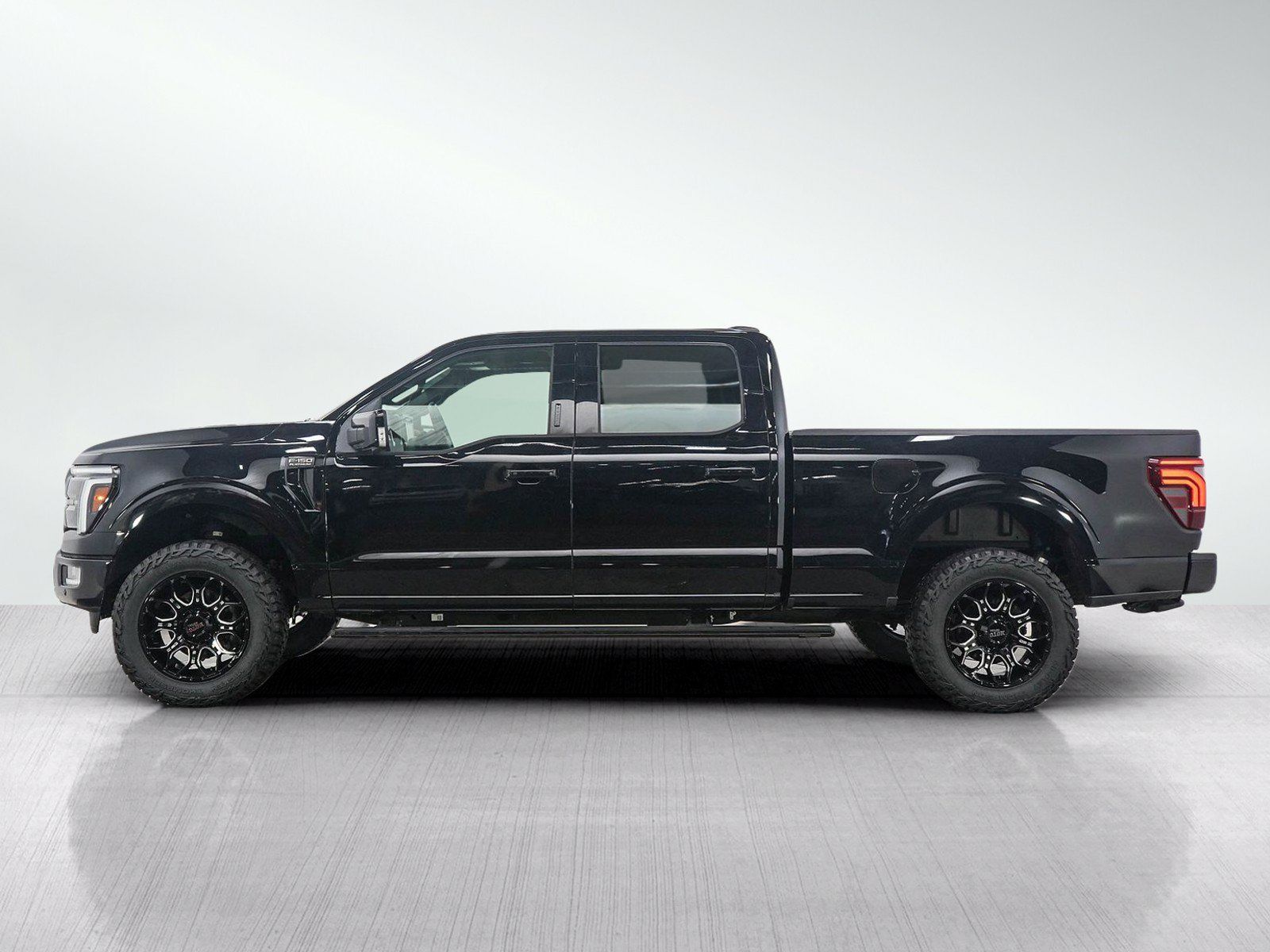 Used 2024 Ford F150 Platinum AWD/4WD image 2