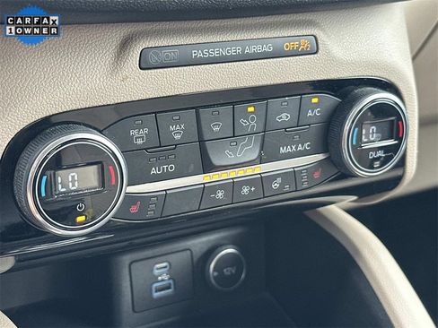 Used 2021 Ford Escape SE w/ SE Sport Appearance Package image 25