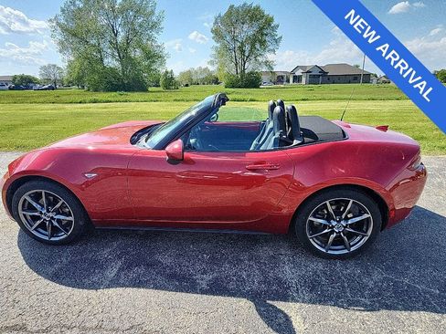 Used 2016 MAZDA MX-5 Miata Grand Touring RWD image 3