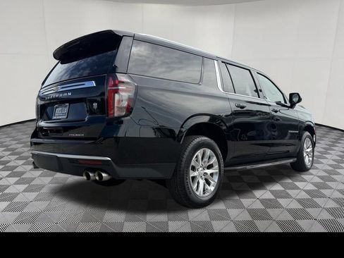 Used 2021 Chevrolet Suburban Premier AWD/4WD image 5