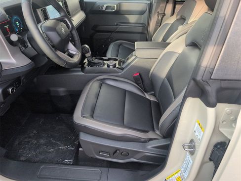 New 2025 Ford Bronco Outer Banks image 12