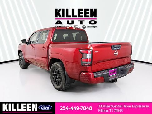 Used 2023 Nissan Frontier SV w/ Technology Package RWD image 6