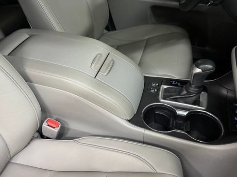 Used 2019 Toyota Highlander XLE AWD/4WD image 40