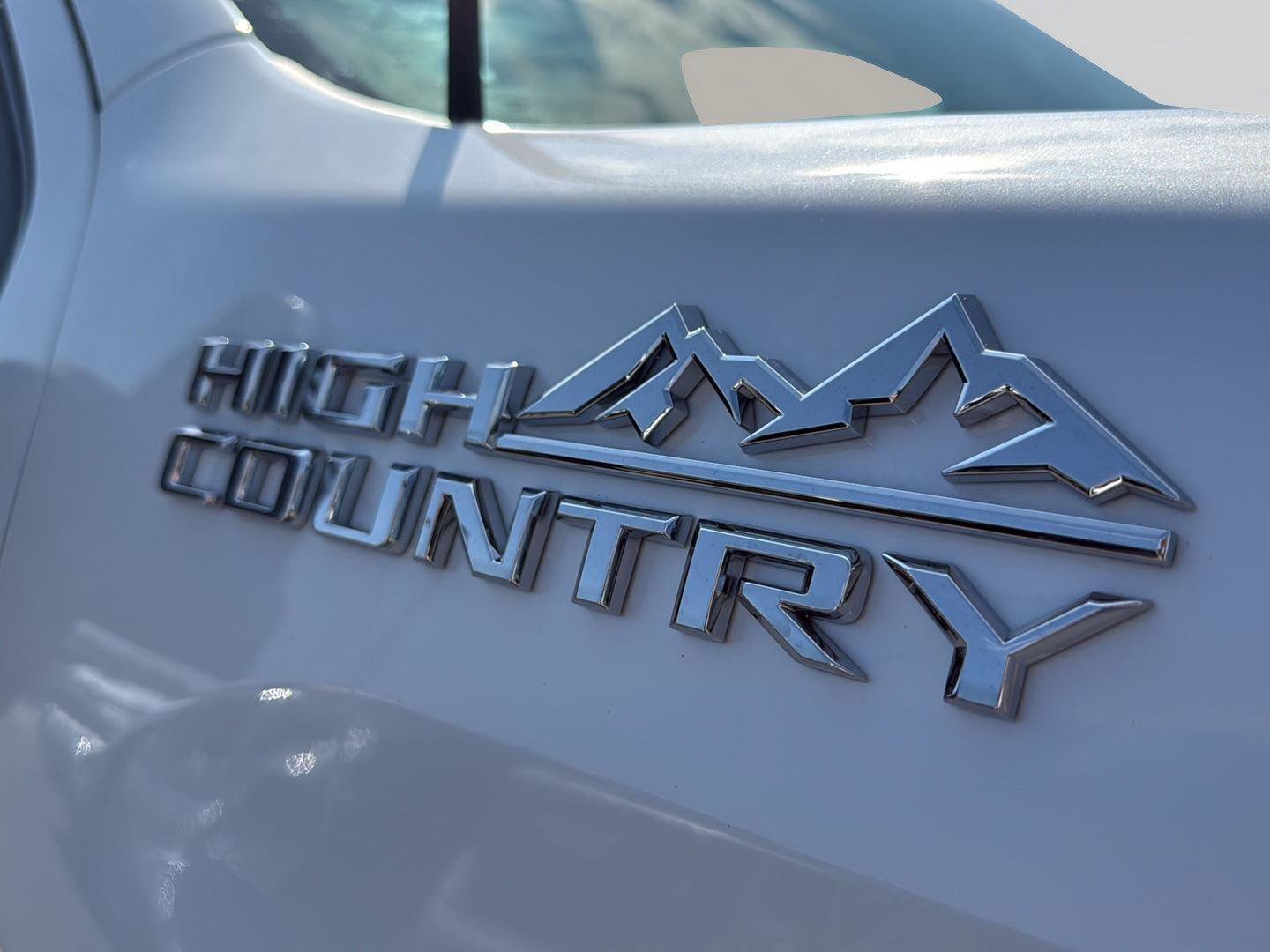 Used 2025 Chevrolet Silverado 3500 High Country w/ Technology Package AWD/4WD image 28