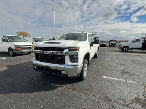 Used 2021 Chevrolet Silverado 2500 LT w/ Convenience Package image 3