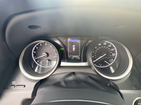 Used 2024 Toyota Camry SE w/ Cold Weather Package image 17