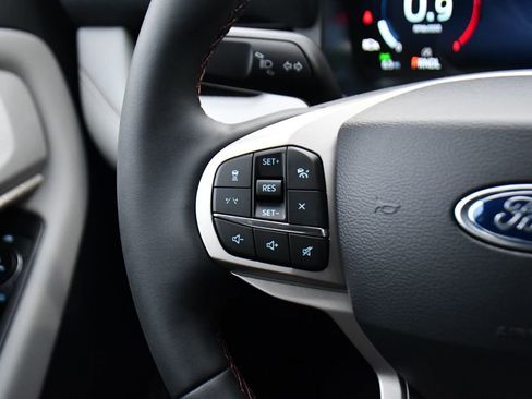 Used 2026 Ford Explorer Active w/ Active Comfort Package image 35