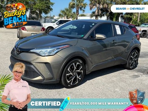 Used 2021 Toyota C-HR XLE FWD image 1