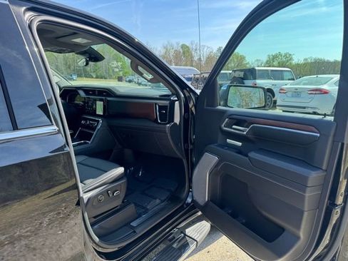 Used 2024 GMC Sierra 1500 Denali w/ Technology Package AWD/4WD image 16