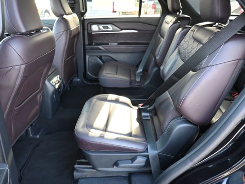 Used 2025 Ford Explorer Platinum w/ LUX Leather Package image 34