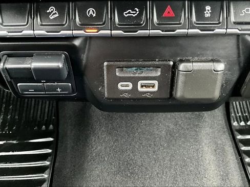 Used 2020 Chevrolet Silverado 1500 LT w/ All-Star Edition image 23