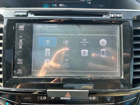 Used 2017 Honda Accord EX-L image 30
