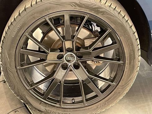 Used 2020 Audi Q8 Prestige w/ Prestige Package image 13