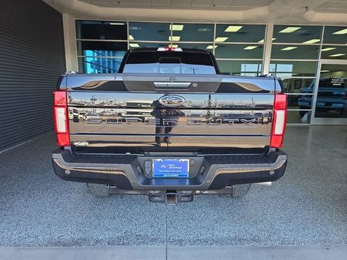 Certified 2022 Ford F250 Lariat w/ Tremor Off-Road Package image 3