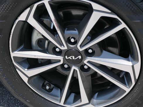 Used 2024 Kia Forte LXS FWD image 11