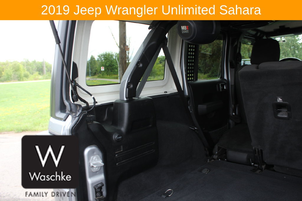 Used 2019 Jeep Wrangler Unlimited Sahara AWD/4WD image 14