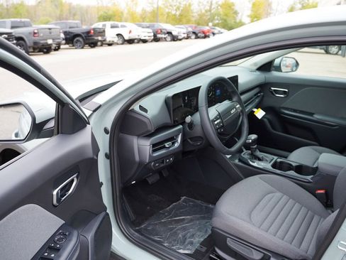 New 2025 Kia K4 EX image 10