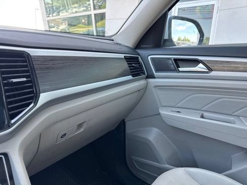 Certified 2023 Volkswagen Atlas SE w/ Panoramic Sunroof Package AWD/4WD image 16