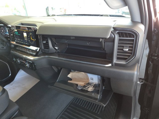 Used 2024 Chevrolet Silverado 1500 LT AWD/4WD image 52