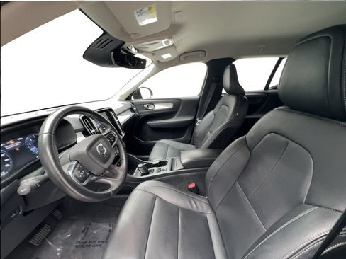 Used 2021 Volvo XC40 T5 Momentum w/ Premium Package AWD/4WD image 19