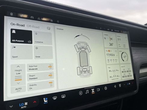 Used 2023 Rivian R1S Adventure image 31