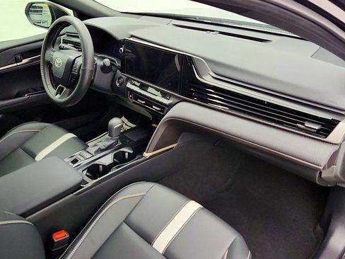 Used 2025 Toyota Camry SE image 25