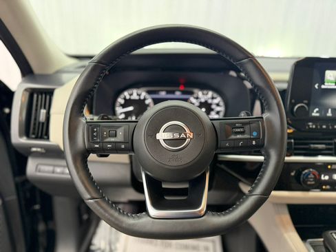 Used 2023 Nissan Pathfinder SL w/ Lighting Package (N92) AWD/4WD image 38