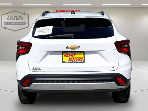 Used 2025 Chevrolet Trax LT w/ Driver Confidence Package FWD image 5