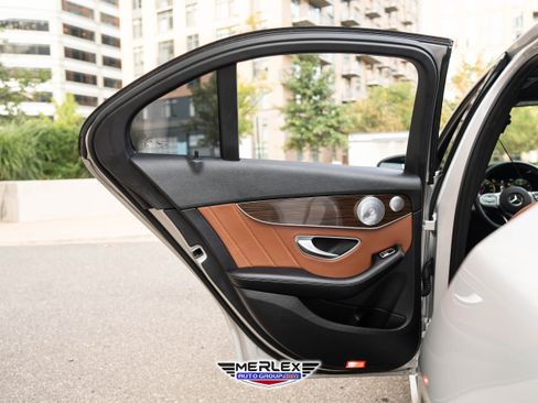 Used 2019 Mercedes-Benz C 300 Sedan image 44