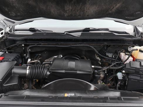 Used 2022 Chevrolet Silverado 2500 Custom w/ Custom Value Package image 12