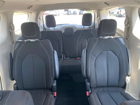Used 2023 Chrysler Voyager LX FWD image 15